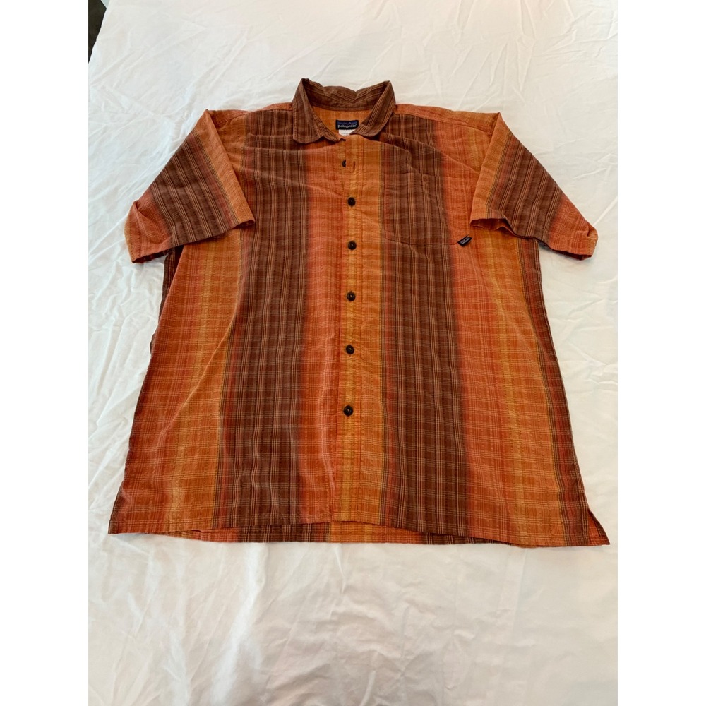 Patagonia Mens Large Short Sleeve Button Down Shirt Orange Brown Plaid Stripe